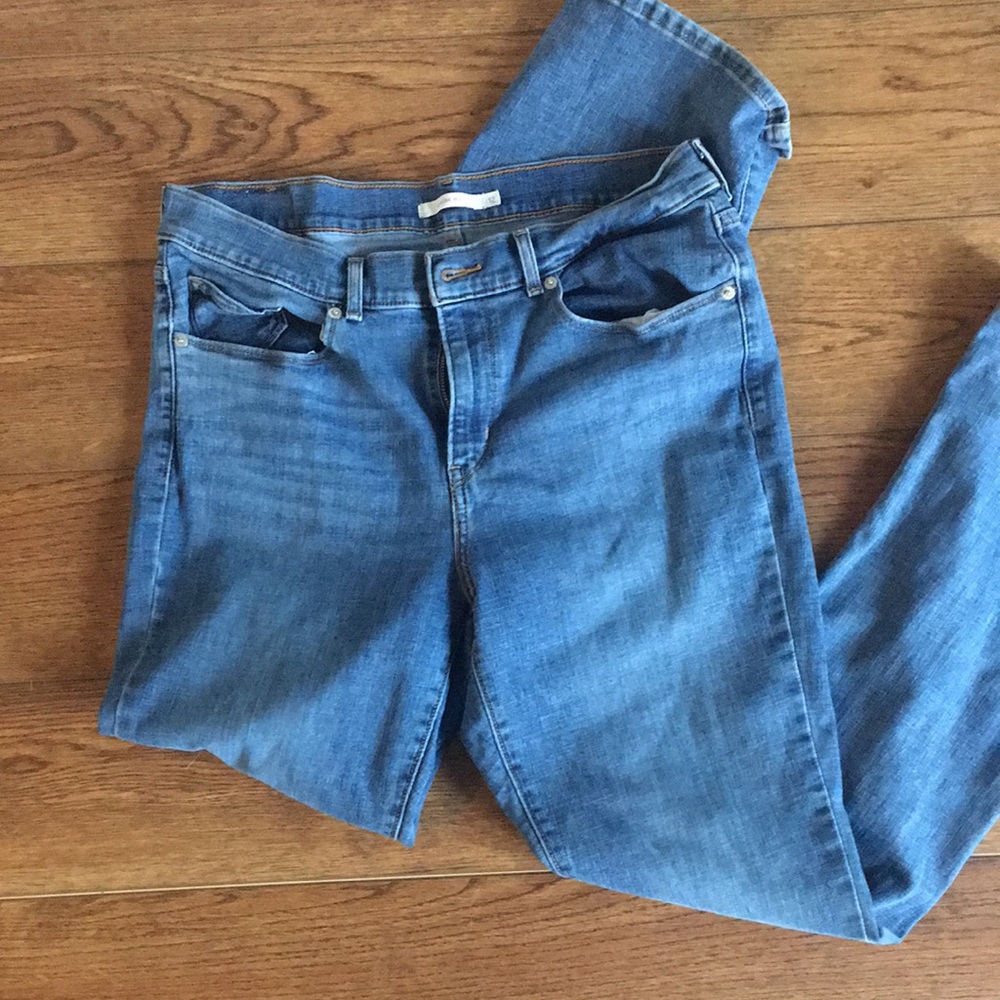 Levi’s boot cut mid rise size 12